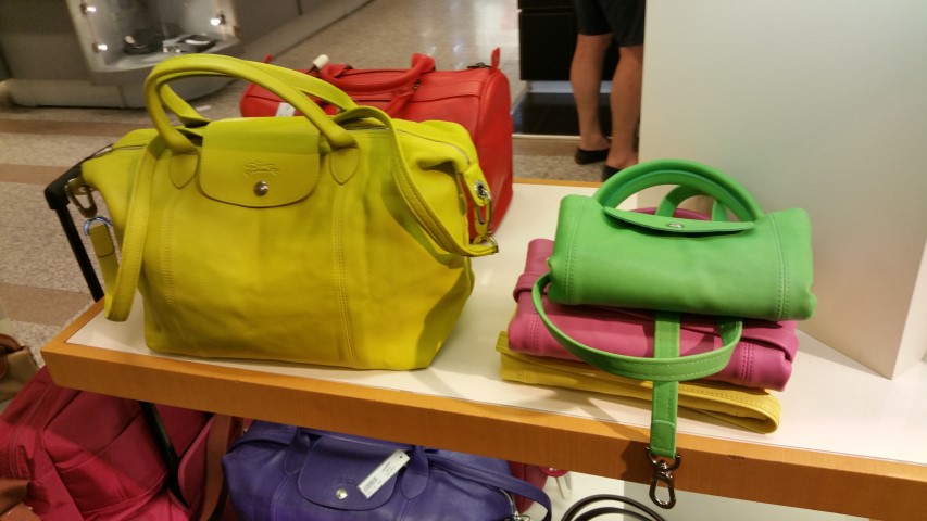 longchamp cheapest in which country