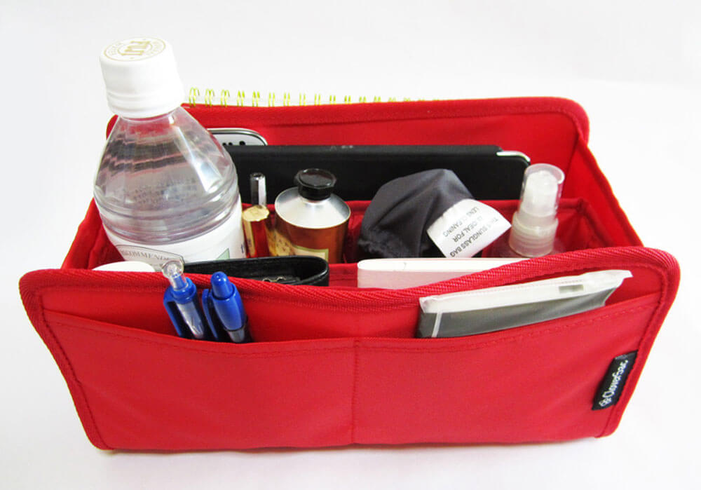 CloverSac-Emma-28-Red-with-stuff-1000