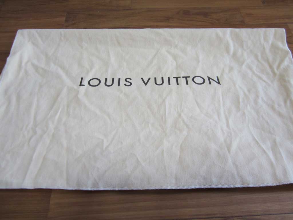Dust-Cover-bag-Louis-Vuitton