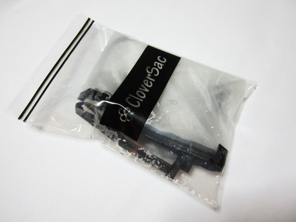 Purse-rain-cover-CloverSac-Zip-lock-bag-3