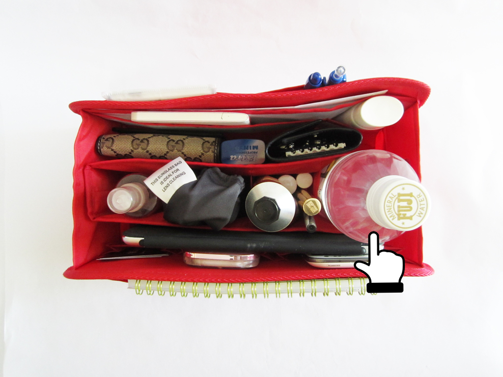 Purse-Organizer-that-can-hold-your-water-bottle-firmly-2